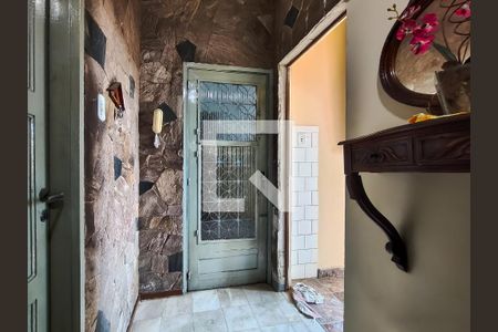 Entrada de apartamento para alugar com 3 quartos, 120m² em Benfica, Rio de Janeiro