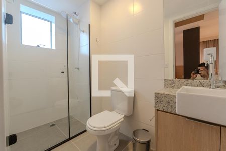 Banheiro de kitnet/studio para alugar com 1 quarto, 26m² em Jardins, São Paulo