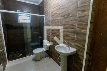 Banheiro de casa para alugar com 2 quartos, 190m² em Parque Maraba, Taboão da Serra