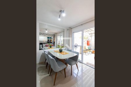 Sala de casa de condomínio para alugar com 3 quartos, 120m² em Jardim Santa Maria, São Paulo