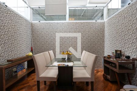 Sala de casa de condomínio à venda com 2 quartos, 200m² em Real Parque, São Paulo