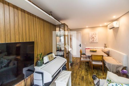 Sala de apartamento para alugar com 2 quartos, 70m² em Empresarial 18 do Forte, Barueri