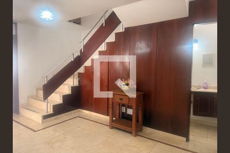 Sala de casa de condomínio à venda com 3 quartos, 234m² em Indianópolis, São Paulo