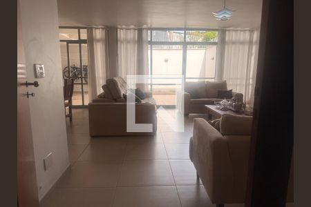 Sala de casa de condomínio à venda com 3 quartos, 234m² em Indianópolis, São Paulo