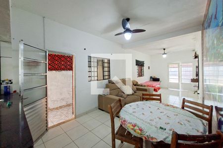 Sala de casa para alugar com 2 quartos, 203m² em Vila Balnearia, Praia Grande
