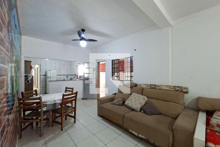 Sala de casa para alugar com 2 quartos, 203m² em Vila Balnearia, Praia Grande
