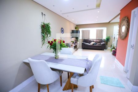 Sala de casa para alugar com 2 quartos, 90m² em Vila Carbone, São Paulo