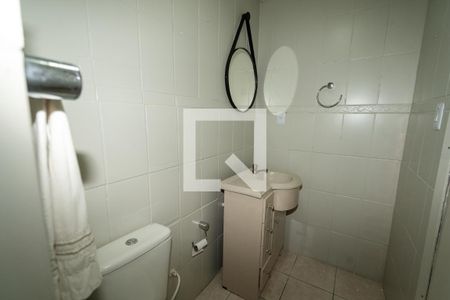 Banheiro de apartamento para alugar com 1 quarto, 49m² em Passo D’areia, Porto Alegre