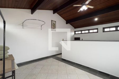 Sótão de casa para alugar com 3 quartos, 289m² em Vila Rosalia, Guarulhos