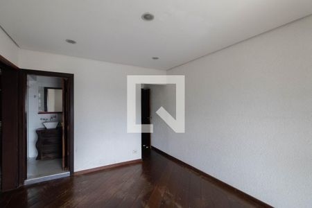 Suíte de casa à venda com 3 quartos, 258m² em Vila Granada, São Paulo