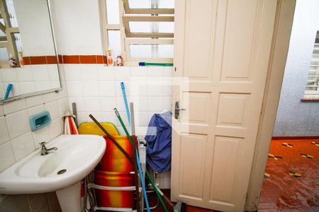 Banheiro 2 de casa para alugar com 2 quartos, 180m² em Guilhermina, Praia Grande