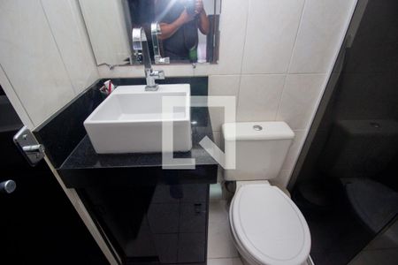 Banheiro da Suíte de apartamento à venda com 3 quartos, 65m² em Fonte Grande, Contagem