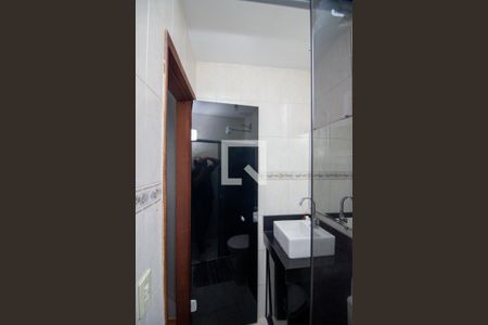 Banheiro da Suíte de apartamento à venda com 3 quartos, 65m² em Fonte Grande, Contagem