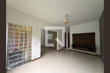 Sala de casa para alugar com 1 quarto, 75m² em Jacarepaguá, Rio de Janeiro