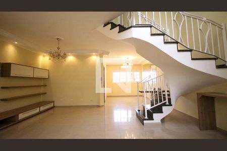 Casa de Condomínio para alugar com 4 quartos, 220m² em Vila Lucia, São Paulo