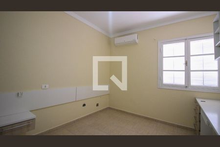 Casa de Condomínio para alugar com 4 quartos, 220m² em Vila Lucia, São Paulo