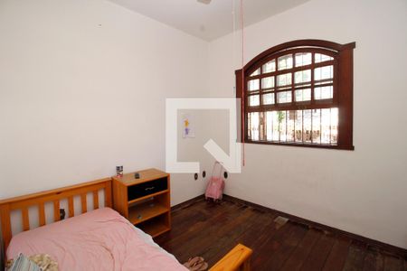 Quarto 2 de casa à venda com 5 quartos, 220m² em Jardim America, Belo Horizonte