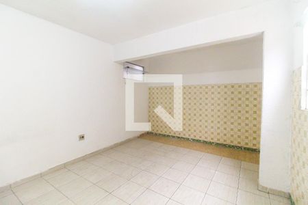 Quarto 2 de casa para alugar com 2 quartos, 84m² em Vila Carmosina, São Paulo