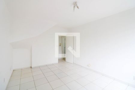 Sala de casa para alugar com 3 quartos, 120m² em Jardim Aeroporto, São Paulo