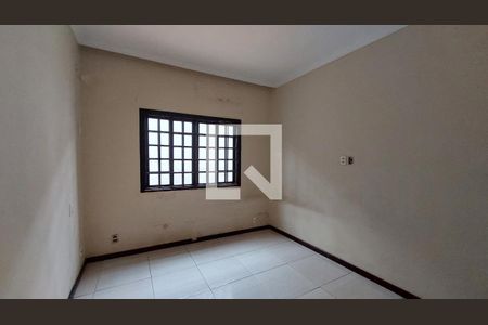 Quarto 1 de casa para alugar com 3 quartos, 135m² em Nova América, Nova Iguaçu