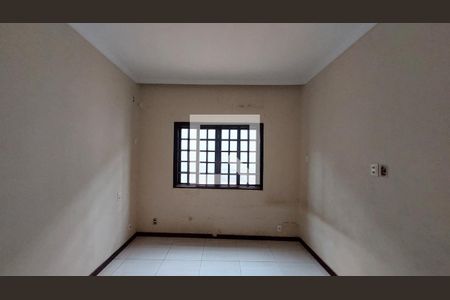 Quarto 1 de casa para alugar com 3 quartos, 135m² em Nova América, Nova Iguaçu