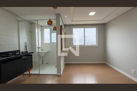 Sala, Cozinha e Área de Serviço de apartamento para alugar com 2 quartos, 40m² em Jardim Germania, São Paulo