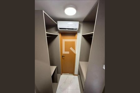 Quarto de apartamento para alugar com 1 quarto, 34m² em Jardim Armação, Salvador