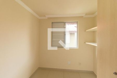 Quarto 1 de apartamento para alugar com 2 quartos, 48m² em Pinheirinho, Curitiba