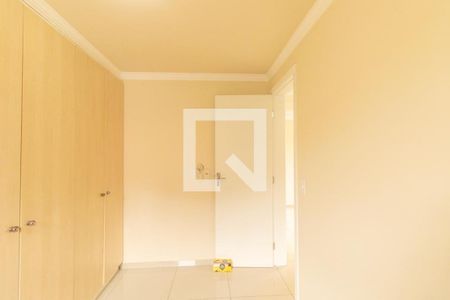 Quarto 1 de apartamento para alugar com 2 quartos, 48m² em Pinheirinho, Curitiba