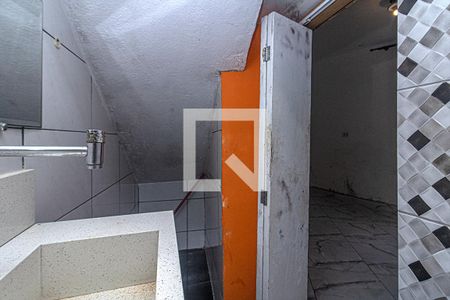 lavabo_4 de casa para alugar com 3 quartos, 60m² em Parque Bristol, São Paulo