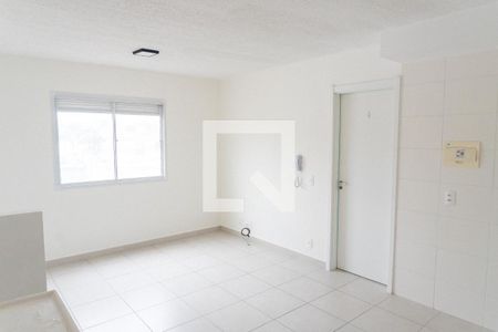 Sala/Cozinha de apartamento para alugar com 1 quarto, 33m² em Jardim Itacolomi, São Paulo