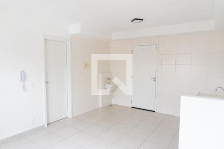 Sala/Cozinha de apartamento para alugar com 1 quarto, 33m² em Jardim Itacolomi, São Paulo