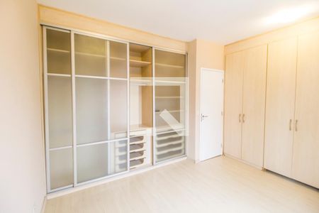 Suíte de casa de condomínio para alugar com 3 quartos, 180m² em Tamboré, Santana de Parnaíba