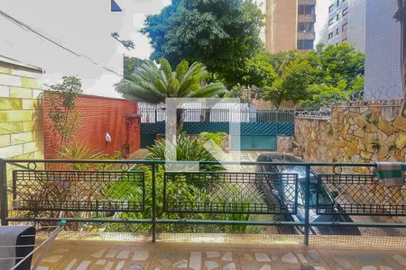 Casa à venda com 3 quartos, 316m² em Carmo, Belo Horizonte