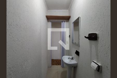 Banheiro - torneira de casa para alugar com 1 quarto, 80m² em Vila das Merces, São Paulo