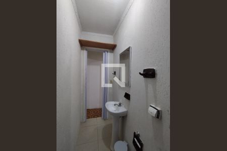 Banheiro - torneira de casa para alugar com 1 quarto, 80m² em Vila das Merces, São Paulo