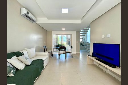 Sala de casa para alugar com 2 quartos, 230m² em Saco dos Limões, Florianópolis
