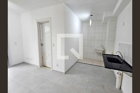 Sala/Cozinha/Area de serviço de apartamento para alugar com 2 quartos, 40m² em Santa Maria, Santo André
