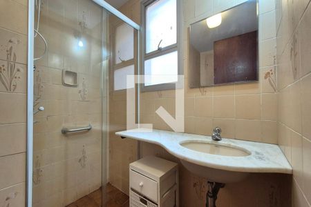 Banheiro de apartamento para alugar com 1 quarto, 52m² em Cambuí, Campinas