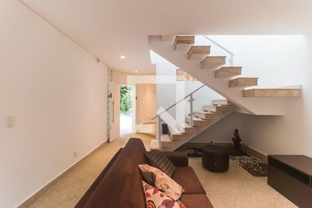 Sala de casa de condomínio para alugar com 3 quartos, 300m² em Parquelândia, Itaquaquecetuba