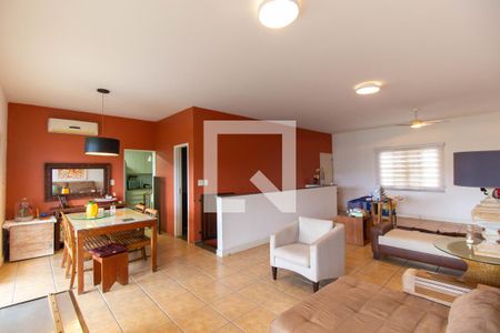 Casa à venda com 3 quartos, 250m² em Camboinhas, Niterói