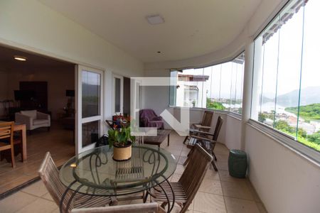 Casa à venda com 3 quartos, 250m² em Camboinhas, Niterói