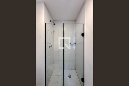Banheiro de kitnet/studio para alugar com 1 quarto, 24m² em Belenzinho, São Paulo