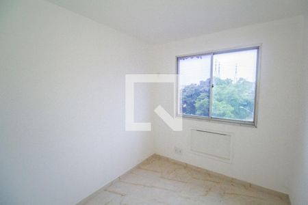 Quarto 1 de apartamento para alugar com 2 quartos, 45m² em Rocha Miranda, Rio de Janeiro