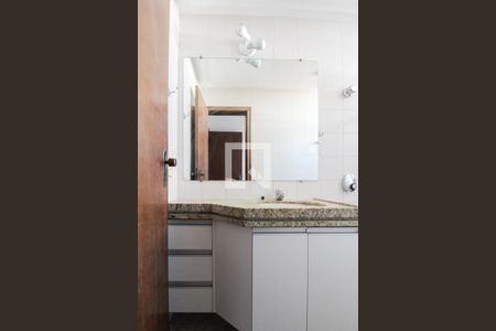 Banheiro da Suíte de apartamento para alugar com 3 quartos, 98m² em Pampulha, Belo Horizonte