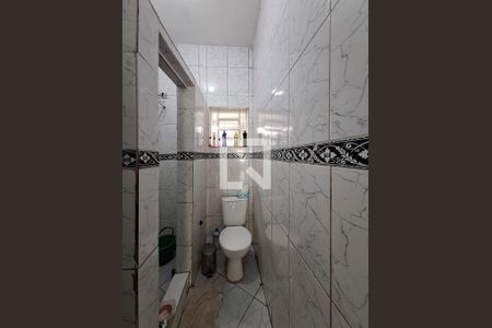 Banheiro de casa para alugar com 3 quartos, 100m² em Vila Dionisia, São Paulo