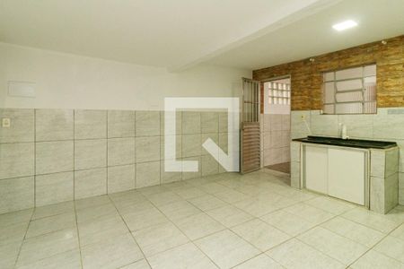 Sala e Cozinha de casa para alugar com 1 quarto, 40m² em Parque Casa de Pedra, São Paulo