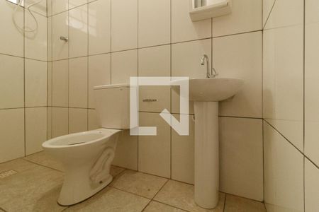 Banheiro de casa para alugar com 1 quarto, 40m² em Parque Casa de Pedra, São Paulo