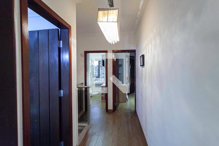Corredor de casa à venda com 3 quartos, 369m² em Cabral, Contagem