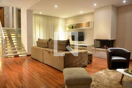 Sala de casa para alugar com 4 quartos, 450m² em Chácara Vale do Rio Cotia, Carapicuíba